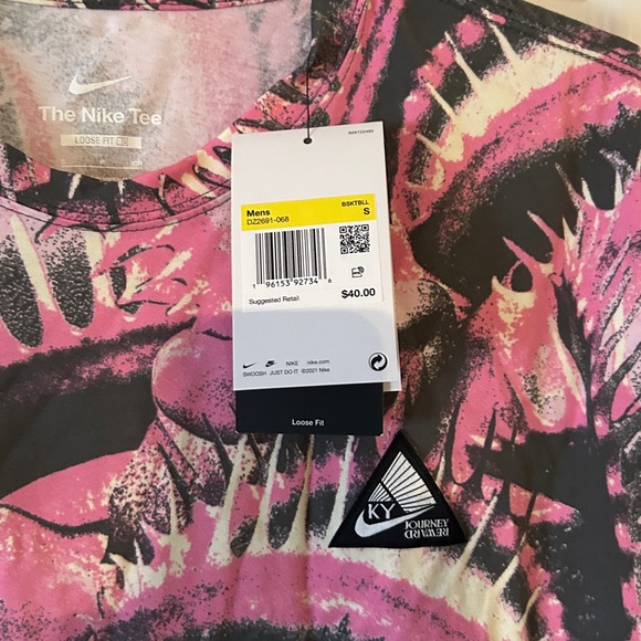 Nike Pink and Black Abstract T-Shirt - Picture 3 of 3